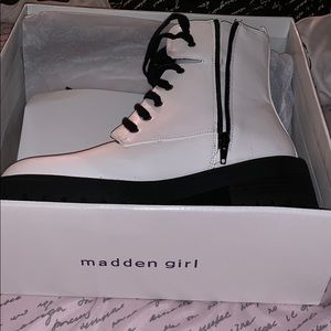 BRAND NEW !